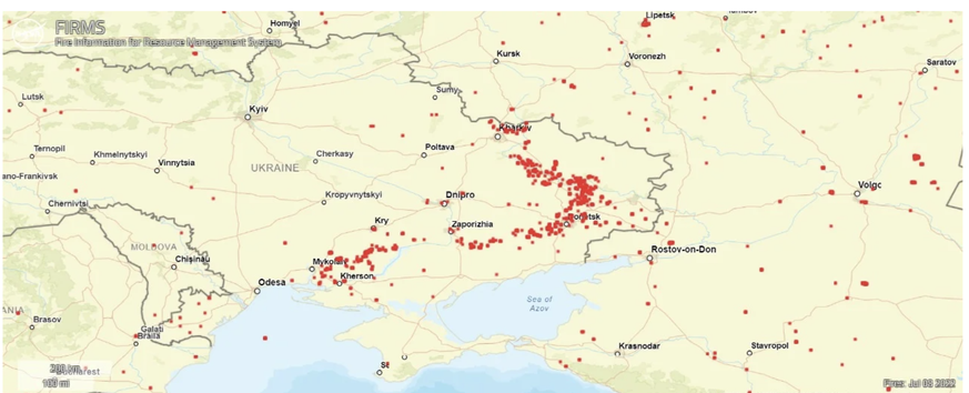 La carte montre un fort regroupement d'anomalies de chaleur dues aux tirs d'artillerie