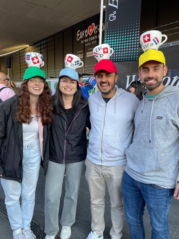 fans de l&#039;eurovision et leur costume