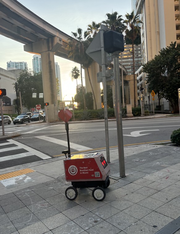 Un exemple de robot-livreur, croisé à Miami.