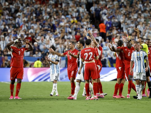 Breel Embolo n'aurait pas dû être expulsé face à l'Argentine, a statué l'IFAB.