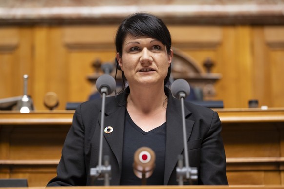 Nationalraetin Christine Badertscher, GP-BE, spricht waehrend der Debatte "26.033 BRG. Freihandelsabkommen zwischen den EFTA-Staaten und Mercosur. Genehmigung", waehrend der Sommersession de ...