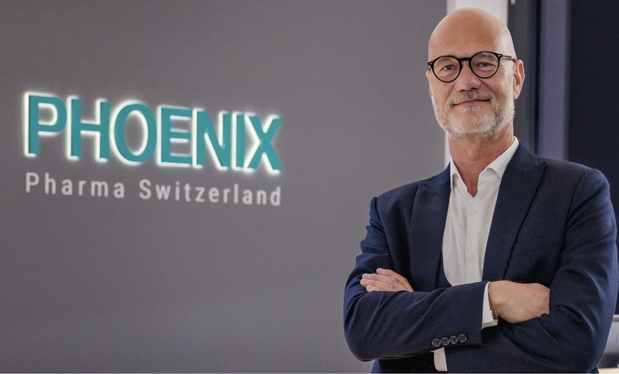 Martial Barbier est directeur général du groupe Phoenix en Suisse, qui comprend notamment la chaîne de pharmacies Benu.