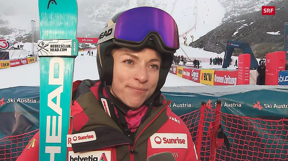 Lara Gut-Behrami était très émue au micro de la SRF à Sölden.