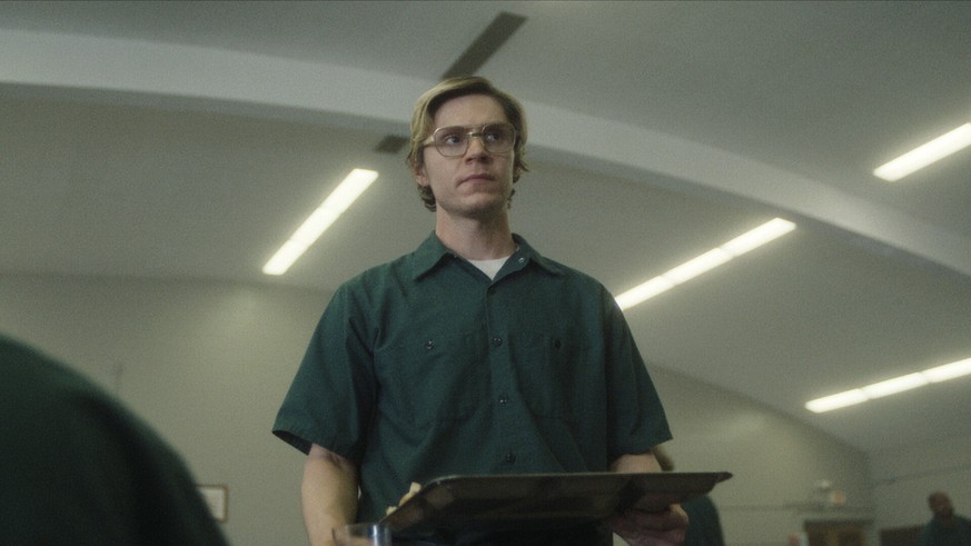 Evan Peters est exceptionnel dans le rôle de Jeffrey Dahmer.