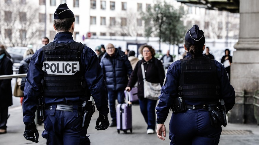 epa11122805 Police patrol the area around Gare de Lyon train station in Paris, France, 03 February 2024. Three people were injured in a knife attack on the morning of 03 February at Gare de Lyon in Pa ...