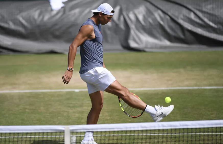 Rafael Nadal à l'entraînement (de tennis).