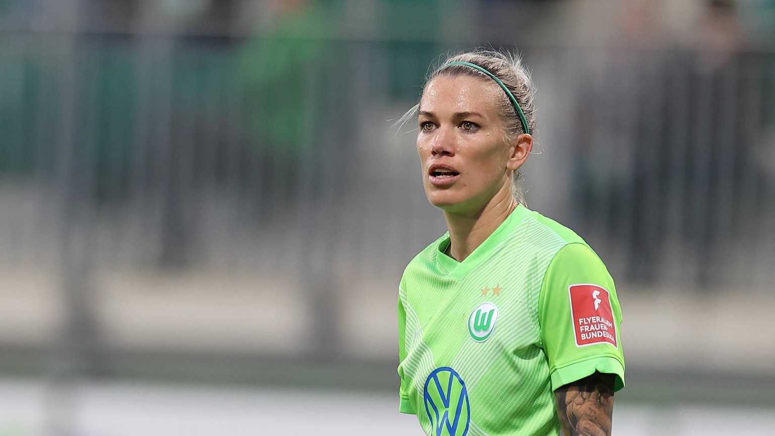 Lara Dickenmann VfL Wolfsburg DFL regulations prohibit an, use of photographs as image sequences and/or quasi-video./ Gemae