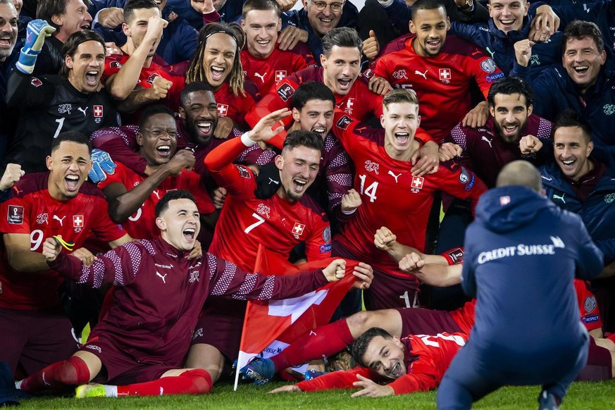 L'équipe de Suisse s'est qualifiée pour la Coupe du monde 2022 au Qatar, en battant la Bulgarie 4-0 lundi soir à Lucerne. 
