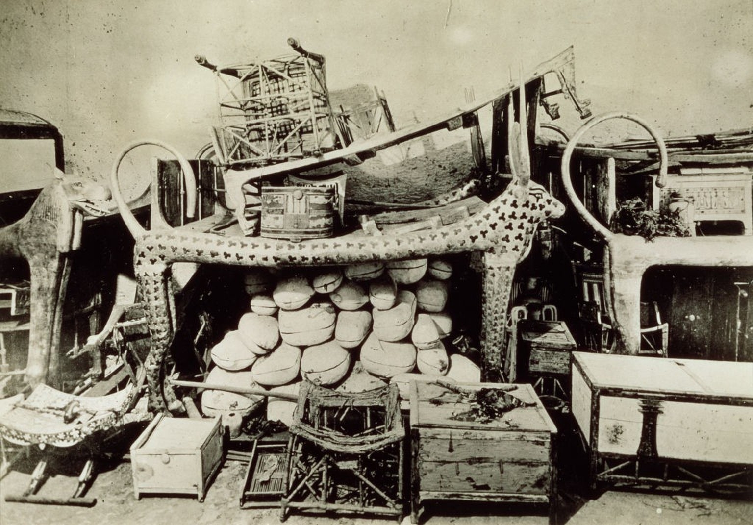 The antechamber of the Tomb of Tutankhamun, Valley of the Kings, Egypt, November 1922. View of the antechamber looking west. The discovery of Tutankhamun&amp;#039;s tomb in 1922 by British archaeologi ...
