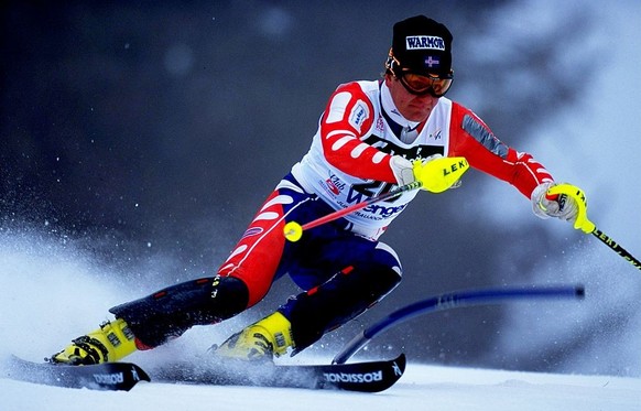 15 Jan 2000: Kristinn Bjornsson of Iceland in action during the World Cup Skiing held in Wengen, Switzerland. \ Mandatory Credit: Mike Hewitt /Allsport
