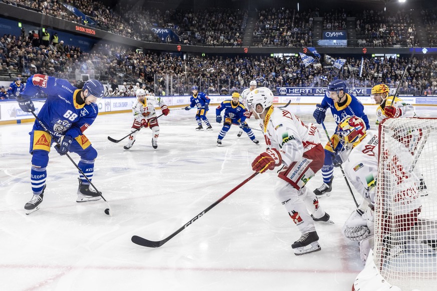 Zugs Fabrice Herzog, Biels Yanik Burren, Zugs Nic Balestra, Zugs Tomas Tatar, Biels Jere Sallinen, Biels Yanick Stampfli, Zugs Dominik Kubalik, Biels Torhueter Harri Saeteri und Biels Lias Andersson,  ...