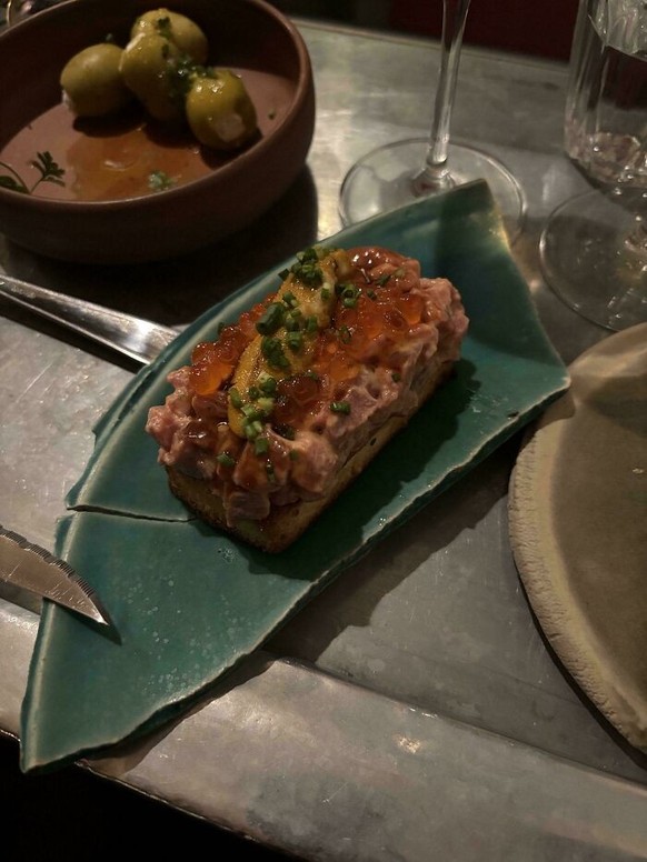 WE WANT PLATES
https://www.reddit.com/r/WeWantPlates/comments/1h32s5x/we_want_the_other_34s_of_the_plate/