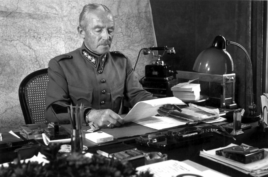 Commander-in-chief of the Swiss army from 1939 until 1945, general Guisan at his desk, undated picture. Guisan was born in Meziere on October 21, 1874 and died on April 7, 1960 in Pully near Lausanne, ...