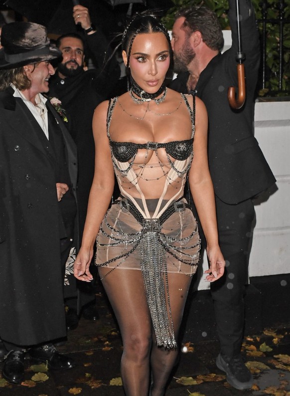 Kim Kardashian célébrant son anniversaire mercredi à Londres