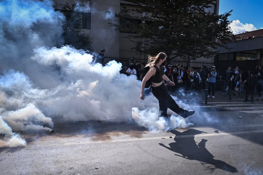 epa13274667 Clashes occur between riot police and demonstrators during a high school students' protest against education conditions in Saint-Denis, north of Paris, France, 01 October 2026. EPA/Fi ...