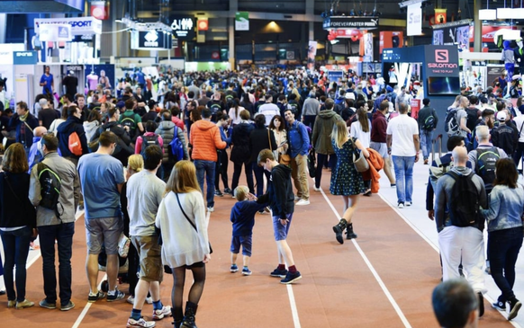 Le salon du running à Paris attire des milliers d'amateurs à la recherche de matériel haut de gamme.