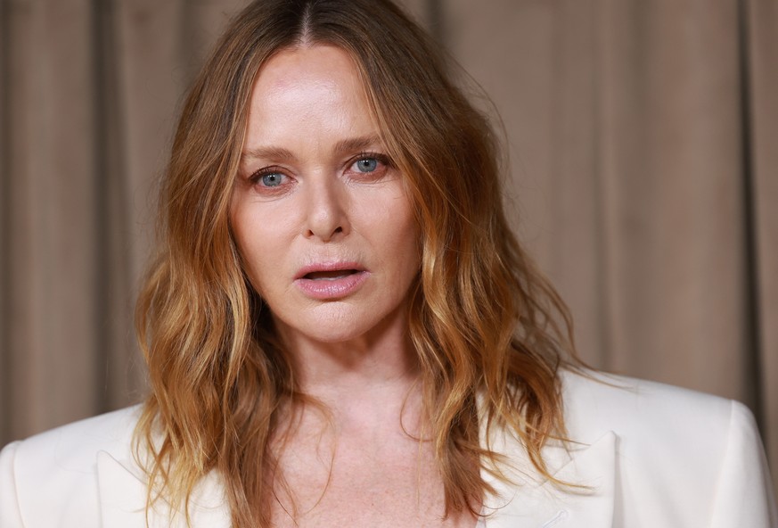 epa12428768 British designer Stella McCartney poses on the red carpet of The Albies Awards at the Natural History Museum in London, Britain, 03 October 2025. The awards aim to honor individuals who de ...