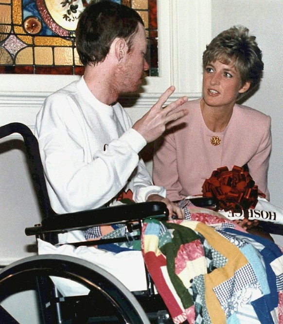 En 1987, Lady Di a inauguré le premier centre médical du Royaume-Uni dédié aux malades du sida.