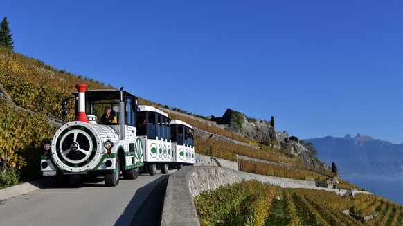 Chexbres est aussi le point de départ du Lavaux Panoramic, un petit train touristique qui sillonne les vignobles.
