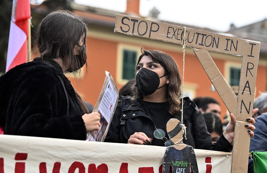 Un deuxième manifestant a été exécuté par pendaison.