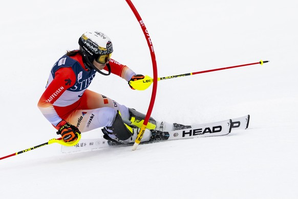 epa11992159 Wendy Holdener of Switzerland in action during the first run of the women&#039;s Slalom race at the FIS Alpine Ski World Cup Finals, in Sun Valley, Idaho, USA, 27 March 2025. EPA/JEAN-CHRI ...
