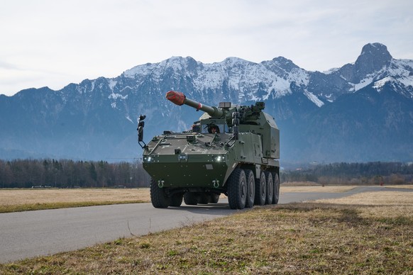 Le nouveau système d’artillerie, nommé Artillery Gun Module (AGM), sera monté sur la plateforme de mobilité Piranha IV, faite par le fabricant suisse GDELS-Mowag.