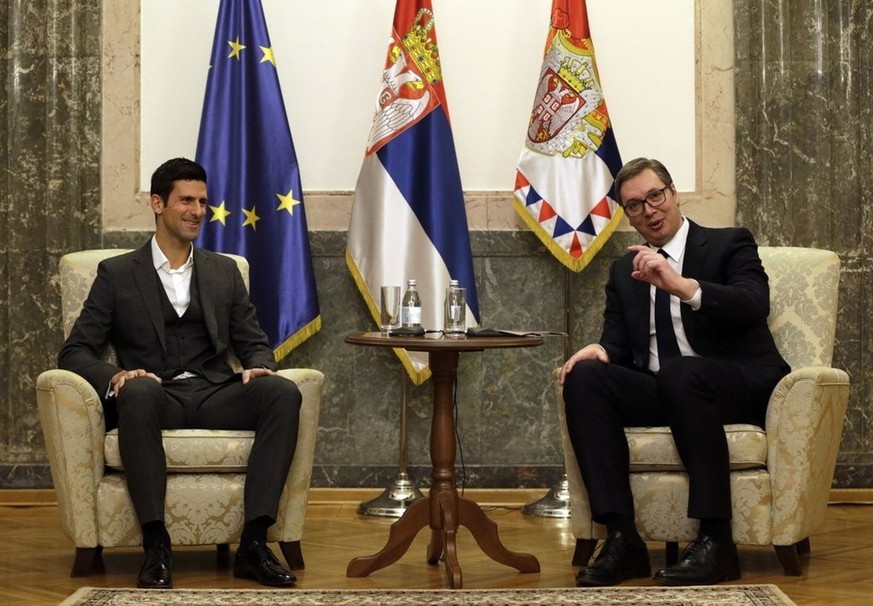 Après son expulsion d'Australie en 2022, le président serbe Aleksandar Vucic a reçu Djokovic à Belgrade.