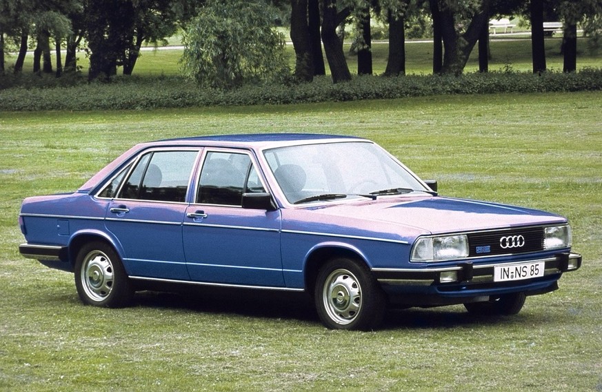 Audi 100 C2 - 1976 

https://www.autoevolution.com/cars/audi-100-c2-1976.html#agal_30