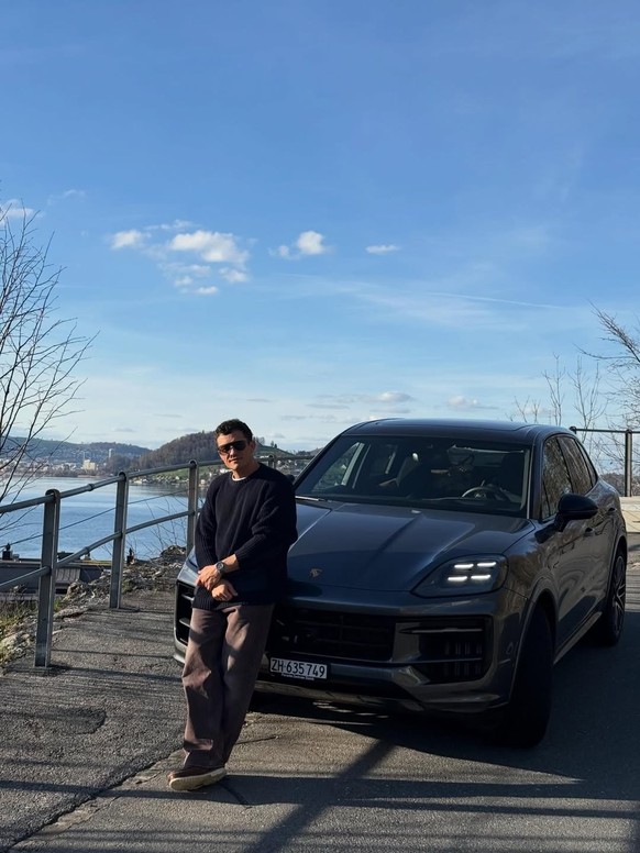Orlando Bloom en balade au bord du lac de Zurich, en Suisse