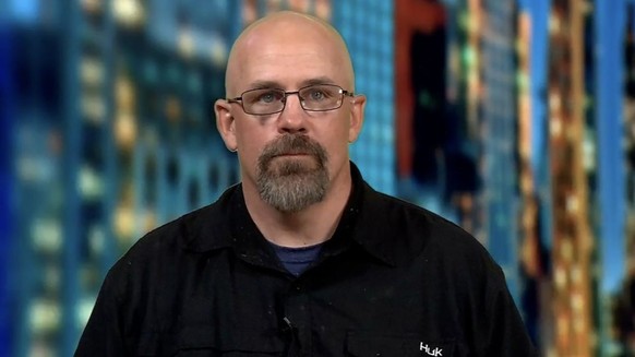 Nate Vance est désormais dans tous les médias pour régler ce désaccord sur le sort de l'Ukraine et du président Zelensky.