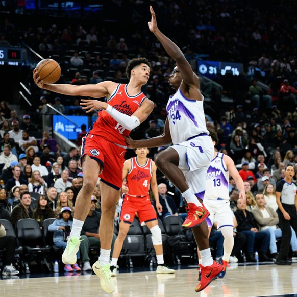 Yanic Konan Niederhäuser (à gauche) et les Clippers ont battu Utah jeudi