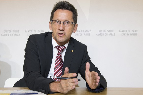 Beda Albrecht, chef du Service cantonal des contributions, prend la parole lors d'une conference de presse traitant de la qualite et tracabilite de la filiere vitivinicole du Valais, ce lundi 3 n ...