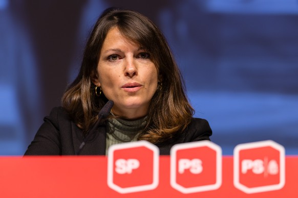 Co-Praesidentin Mattea Meyer spricht am Parteitag der SP Schweiz am Samstag, 25. Oktober 2025 in der Stadthalle in Sursee. (KEYSTONE/Philipp Schmidli)
