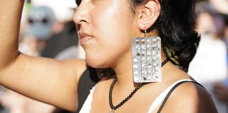 Sur Tiktok, elles accusent la pilule contraceptive de tous les maux 