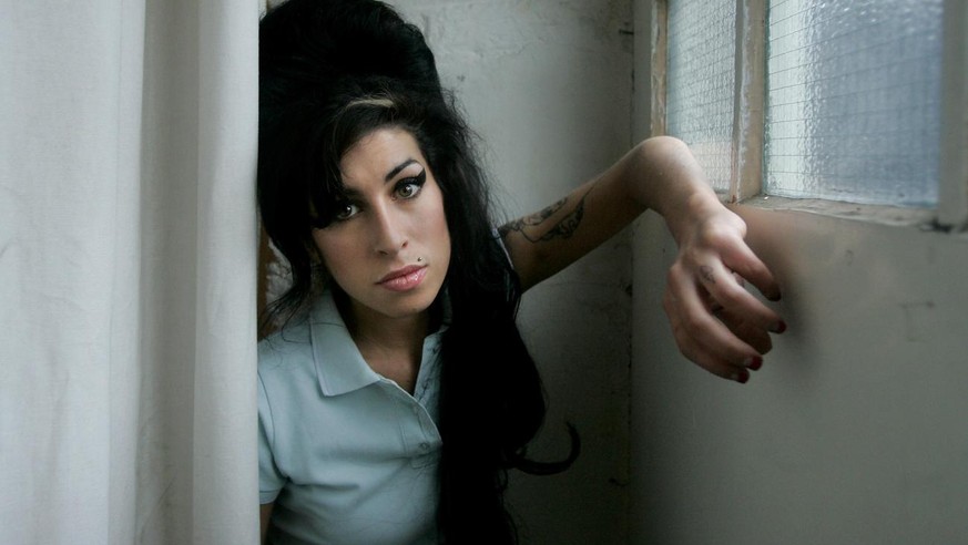 Amy Winehouse décès 10 ans amour drogue portrait