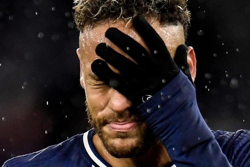 epa09177971 PSG&#039;s Neymar reacts during the UEFA Champions League semi final, second leg soccer match between Manchester City and Paris Saint-Germain in Manchester, Britain, 04 May 2021. EPA/PETER ...