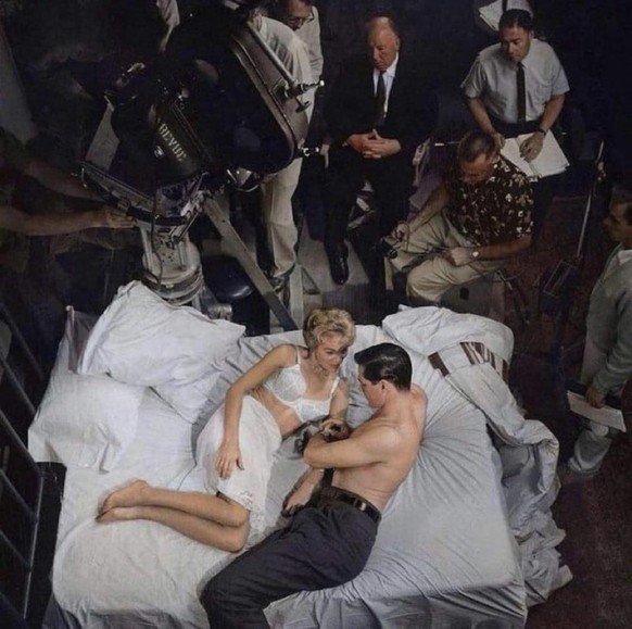 Psycho (1960) behind the scenes

https://www.reddit.com/r/Moviesinthemaking/comments/wnsbhh/psycho_1960_behind_the_scenes/
