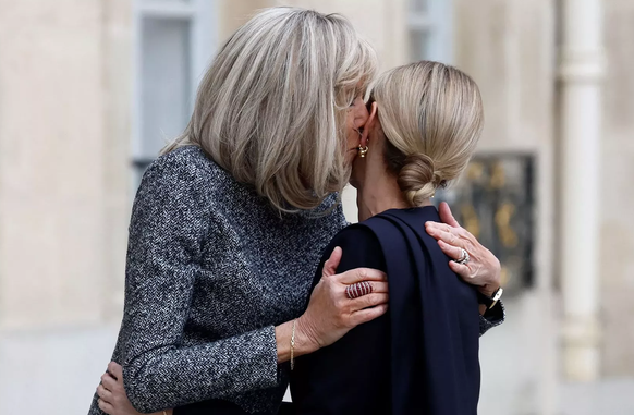 Brigitte Macron et Olena Zelenska, à l'Elysée, ce lundi 12 décembre 2022.