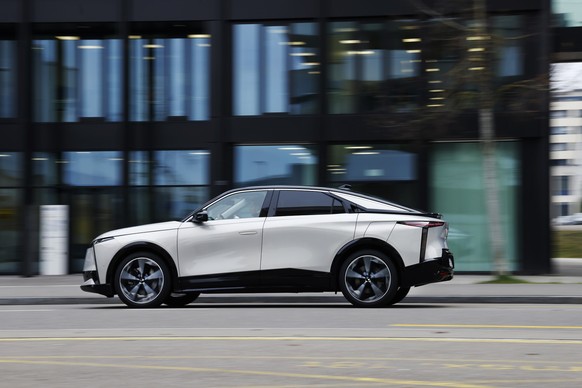 DS N°8 Long Range Traction