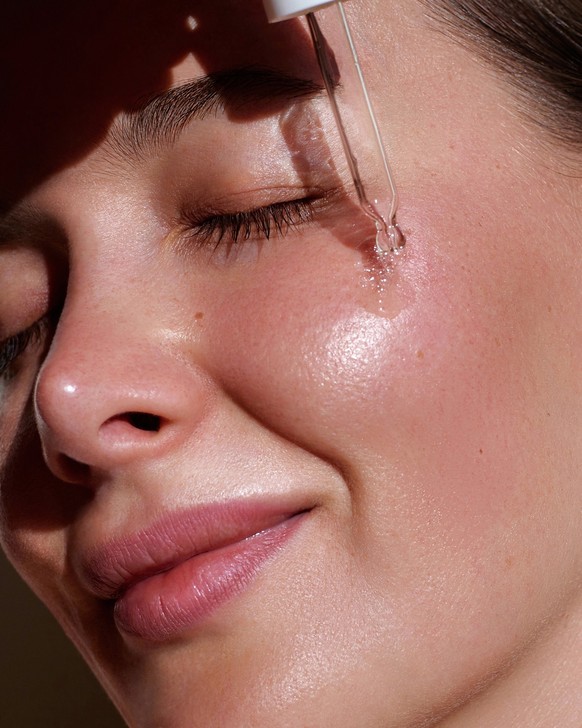 Sur TikTok, tout le monde veut une «Glass Skin». C'est ainsi qu'est décrite une peau aussi pure et claire que le verre.