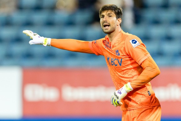 Torhueter Karlo Letica (LS) gibt Anweisungen im Fussball Meisterschaftsspiel der Swiss Super League zwischen dem FC Luzern, FCL, und dem FC Lausanne-Sport, LS, am Samstag, 5. Oktober 2024 in der Swiss ...
