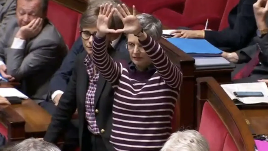 Sans pitié, la gauche française lâche Sandrine Rousseau la «pleureuse»