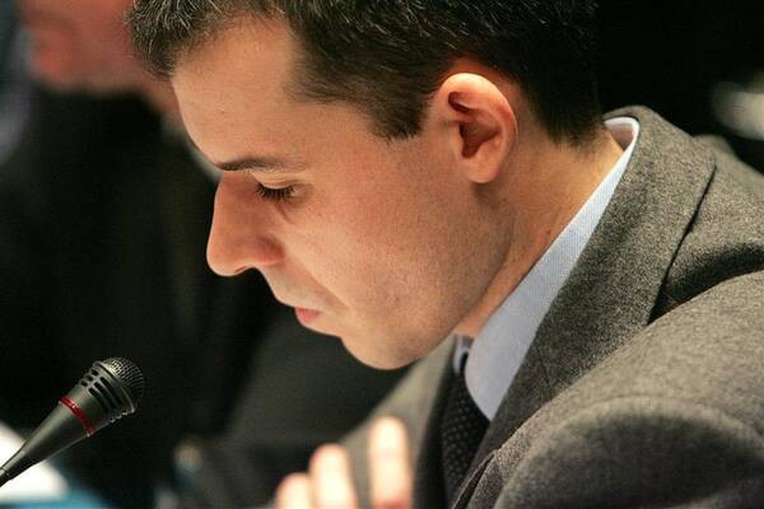 French prosecuting magistrate Fabrice Burgaud testifies before a parliamentary enquiry into the wrongful jailing of thirteen people in the Outreau paedophile case, in Paris, February 8, 2006. REUTERS/ ...