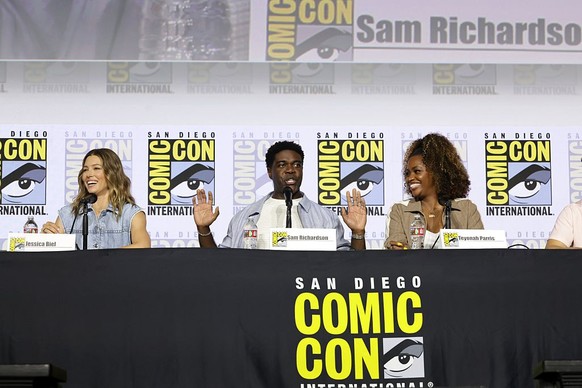 SAN DIEGO, CALIFORNIA - JULY 25: (L-R) Jessica Biel, Sam Richardson and Teyonah Parris attend their panel for the upcoming Apple TV action adventure “Matchbox The Movie” in Hall H at San Diego Comic C ...