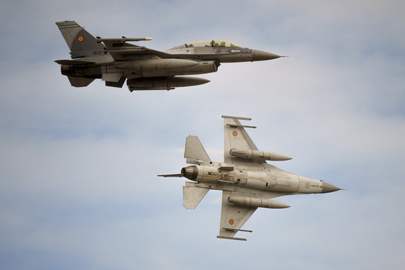 Les jets de combats F-16, réclamés par Kiev depuis longtemps, ne pourront pas être déployés de sitôt.