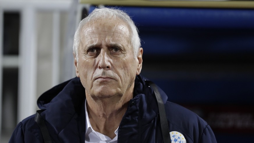 epa08004130 Kosovo&#039;s head coach Bernard Challandes during the UEFA EURO 2020 group A qualifying soccer match between Kosovo and England in Pristina, Kosovo, 17 November 2019. EPA/VALDRIN XHEMAJ