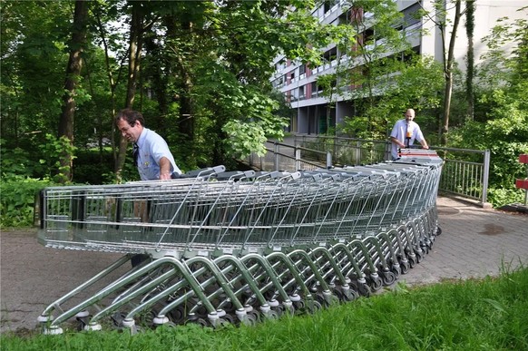 Les caddies de la Coop Telli, à Aarau.