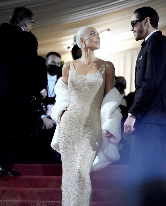 Kim Kardashian a perdu de nombreux kilos pour entrer dans la robe de Marilyn Monrone lors du MET gala 2022.