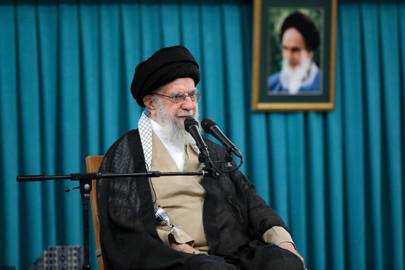 Ali Khamenei est mort au premier jour de la guerre menée conjointement par Israël et les Etats-Unis.