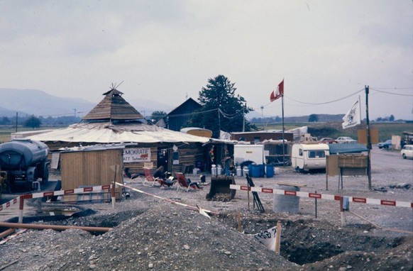 Le terrain fut laissé comme on l’avait trouvé en avril 1975. 
https://sammlung.nationalmuseum.ch/de/list/collection?detailID=101325190